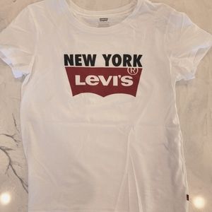 Levi's Women's XS Tee, NWOT